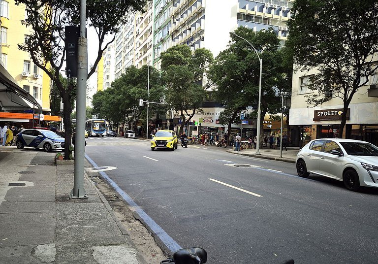 Conforto e privacidade 1 quadra da praia