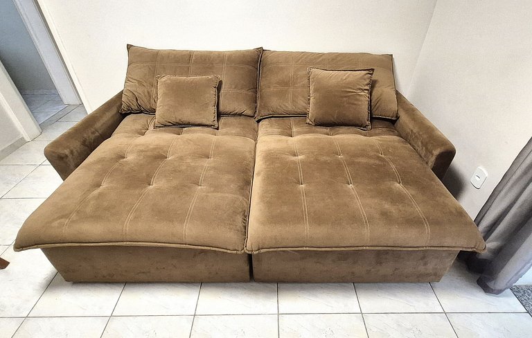 Comfort and privacy 1 block from the beach