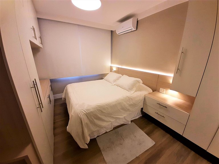 Apartamento luxo 1 quadra da praia C102