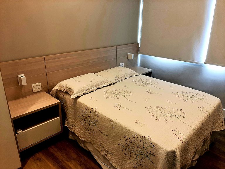 Apartamento luxo 1 quadra da praia C102