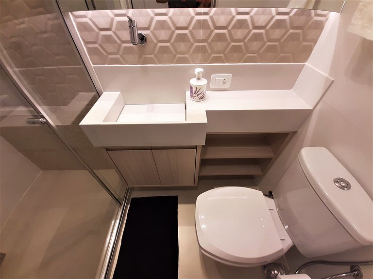 Apartamento luxo 1 quadra da praia C102