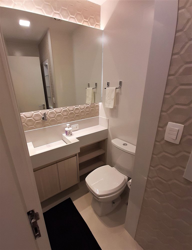 Apartamento super novo a 1 quadra da praia