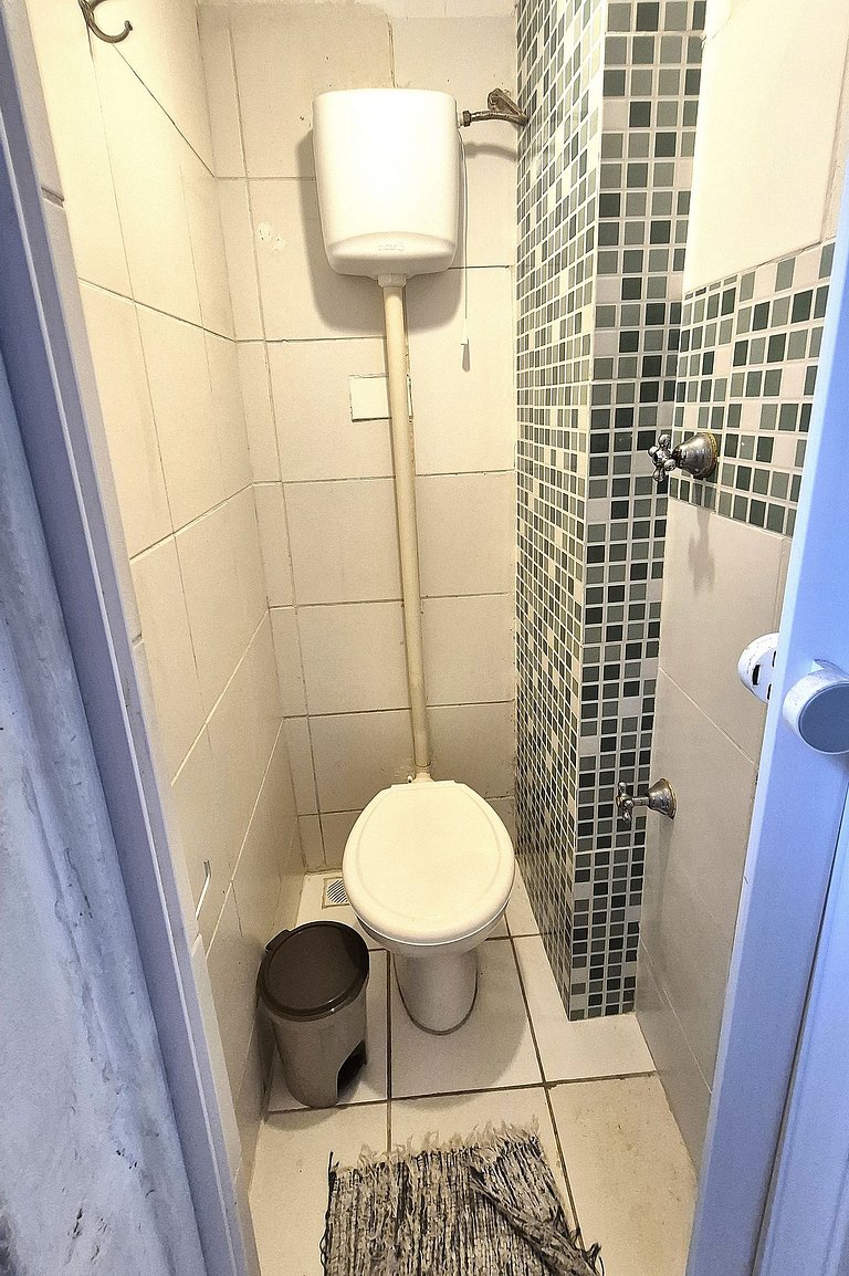 Apartamento reformado próximo as praias do Arpoador, Ipanema