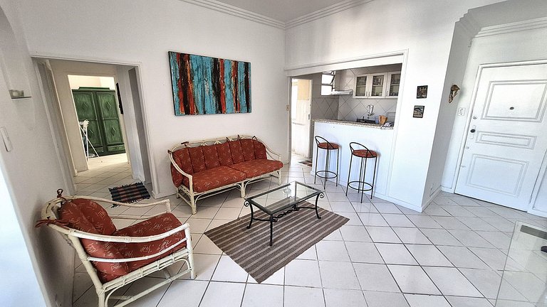 Apartamento reformado próximo as praias do Arpoador, Ipanema