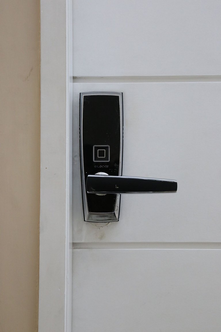 Ipanema just 1 block from the beach