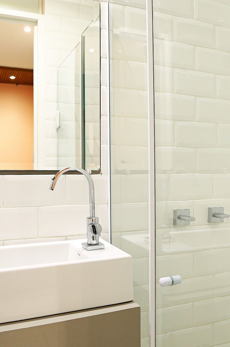 Ipanema just 1 block from the beach