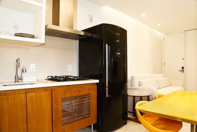 Ipanema just 1 block from the beach