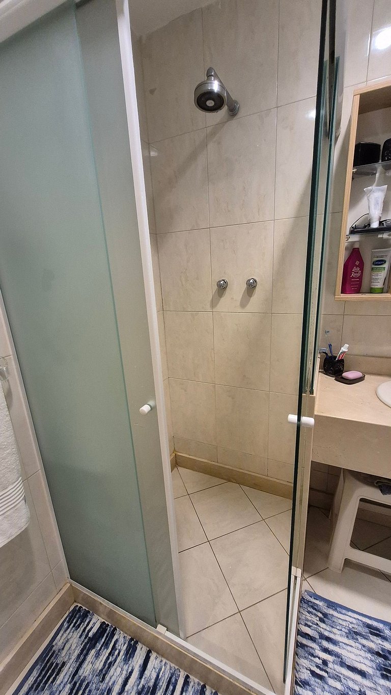 Conforto e privacidade a poucos metros do mar