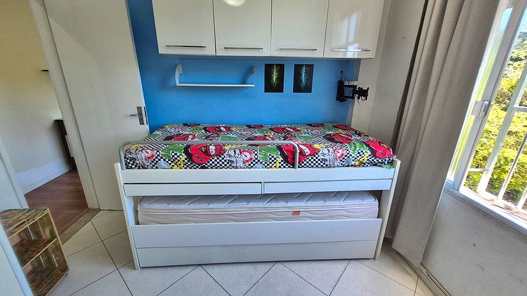 Tranquilo con vista al Cristo Redentor.