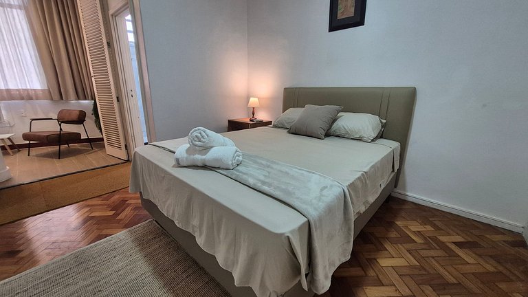 Conforto e segurança poucos passos do mar