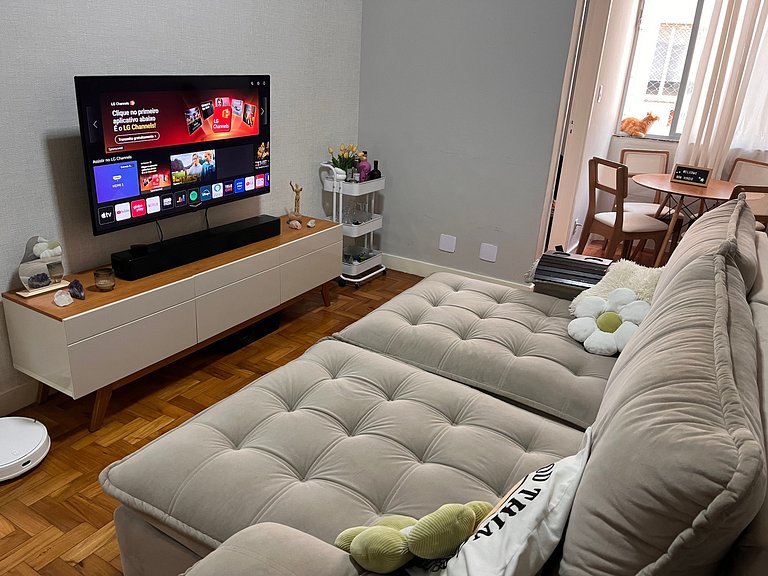 Copacabana, cerca del metro y playa.