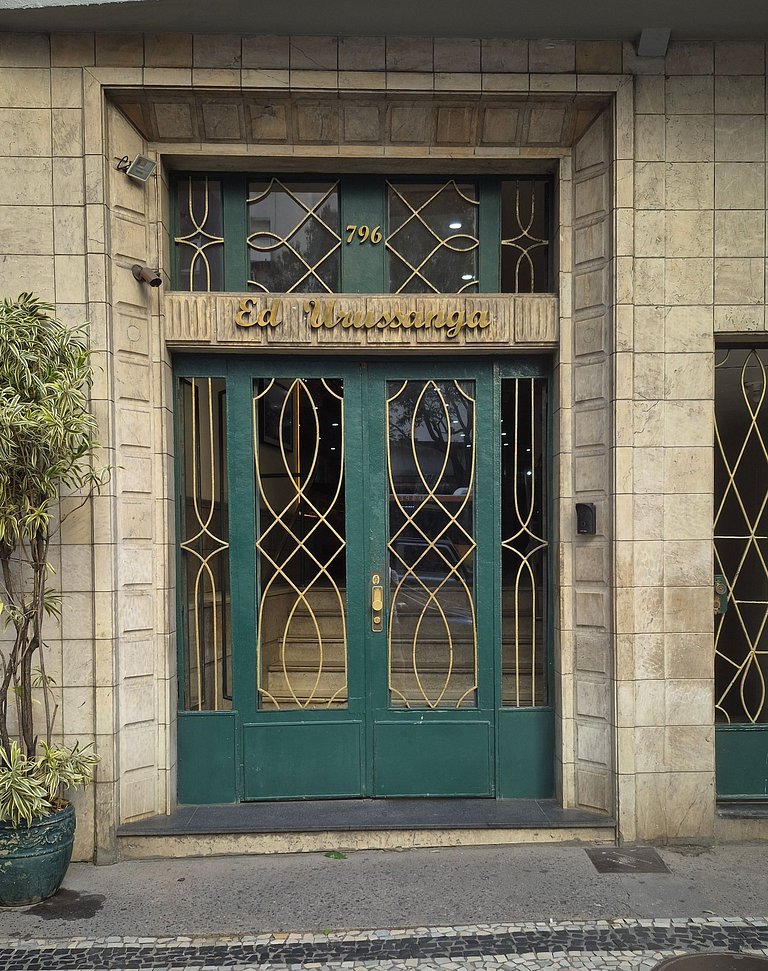 Moderno monoambiente a 2 cuadras de la playa.