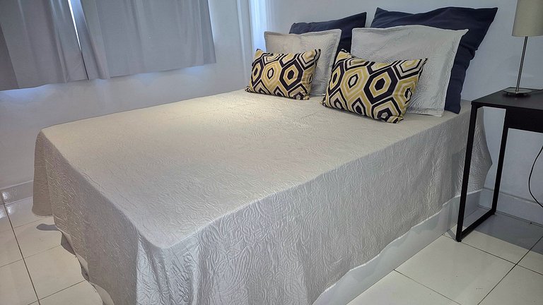 Cozy flat 2 blocks from the beach