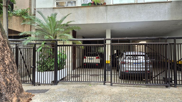 Paz y privacidad en una calle tranquila