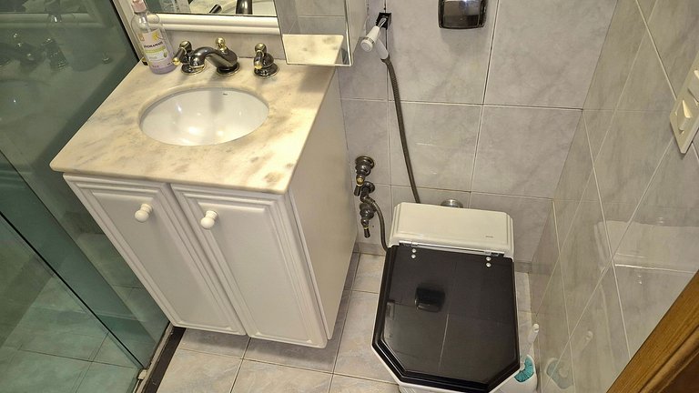 Paz y privacidad en una calle tranquila