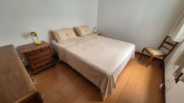 Paz y privacidad en una calle tranquila