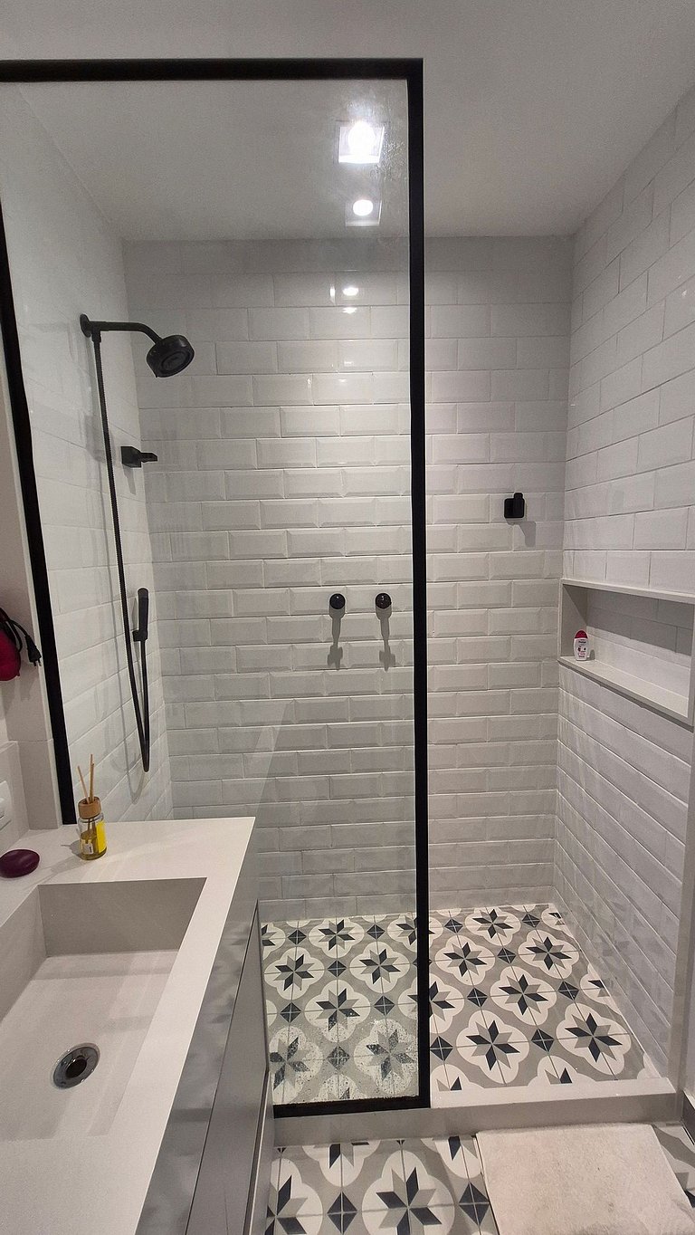 Bedroom and living room 2 blocks from the beach