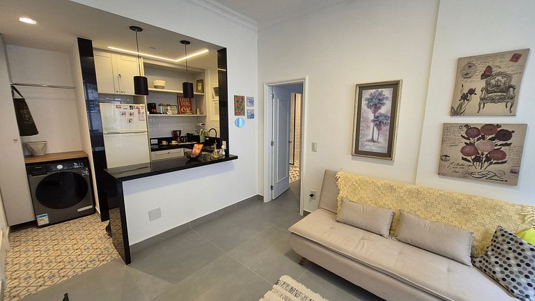 Bedroom and living room 2 blocks from the beach