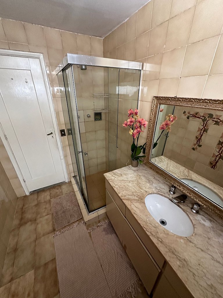 Copacabana Post 6, just one block from the beach