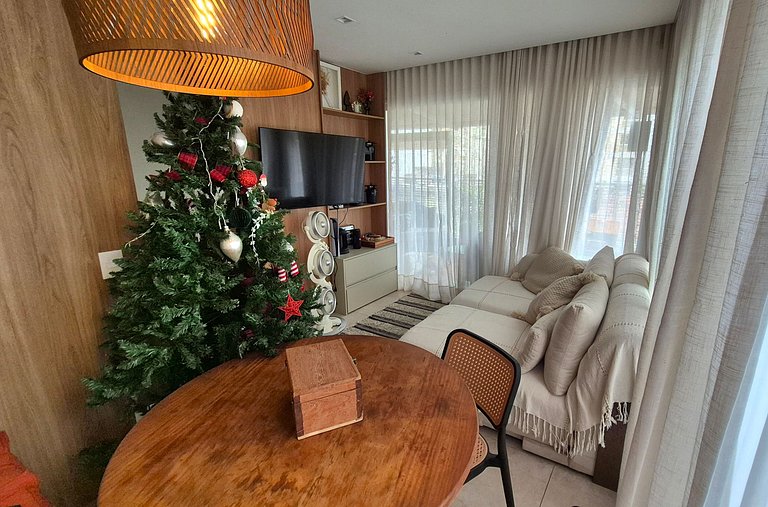 Duplex penthouse 1 block from the beach