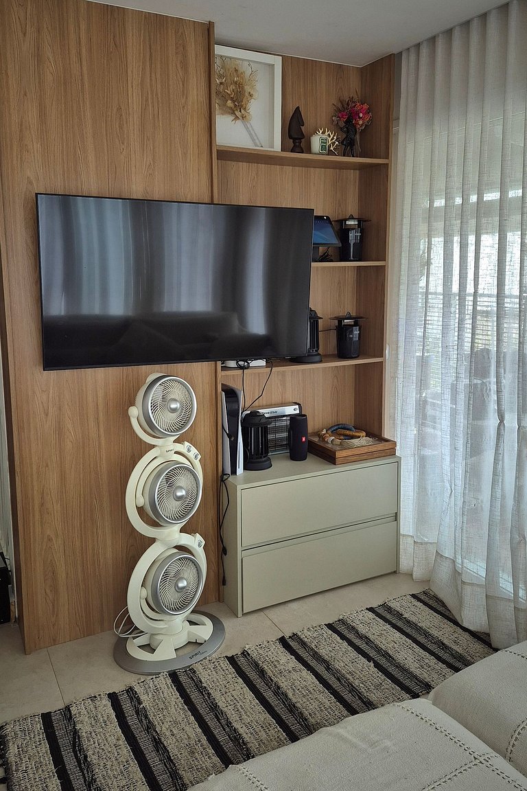 Duplex penthouse 1 block from the beach