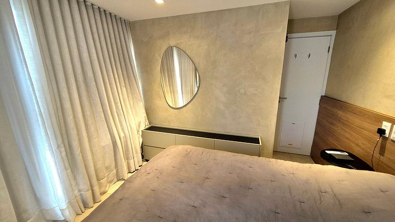 Duplex penthouse 1 block from the beach