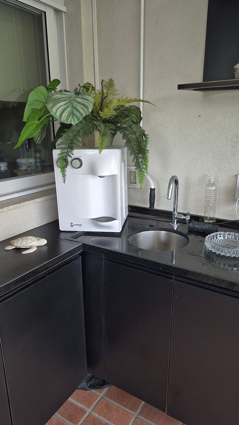 Duplex penthouse 1 block from the beach