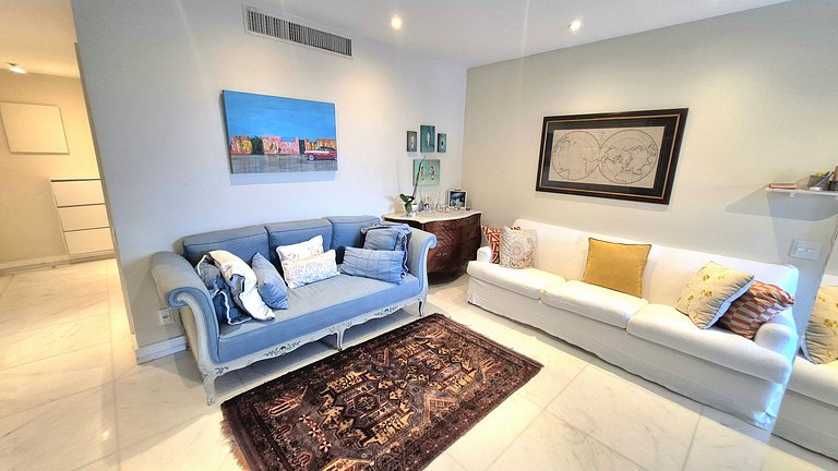 Ipanema a 1 cuadra de la playa con vista al mar.