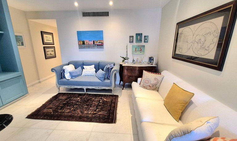 Ipanema a 1 cuadra de la playa con vista al mar.