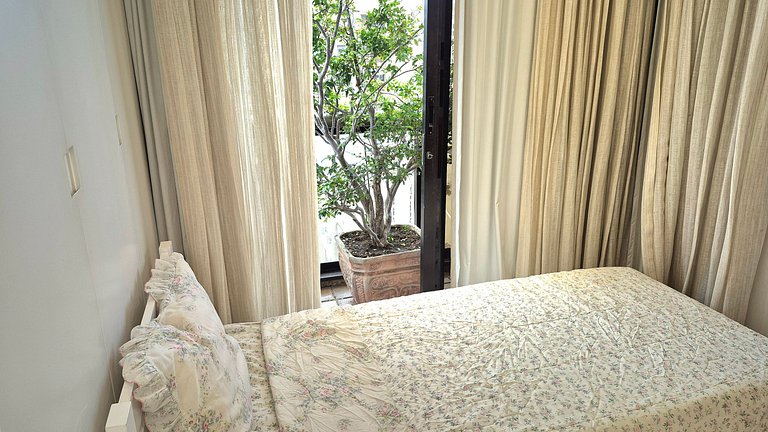 Ipanema 1 block from the beach with an ocean view