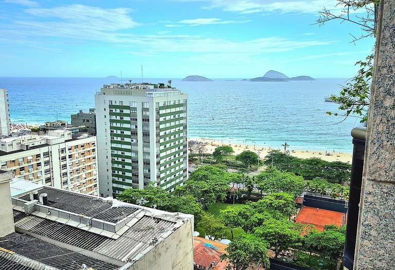 Ipanema a 1 cuadra de la playa con vista al mar.