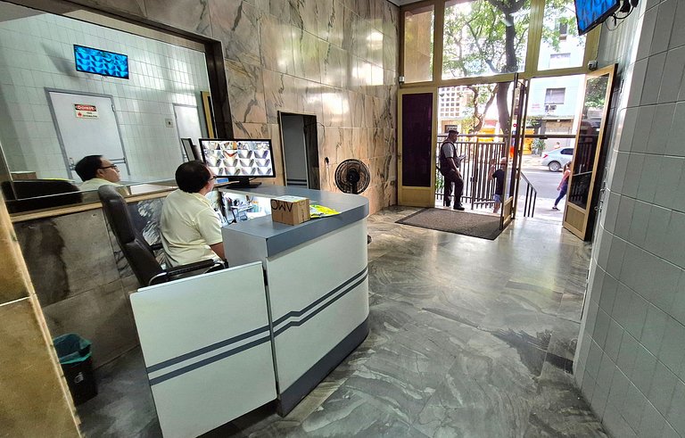 Cozy apartment only two blocks from the beach