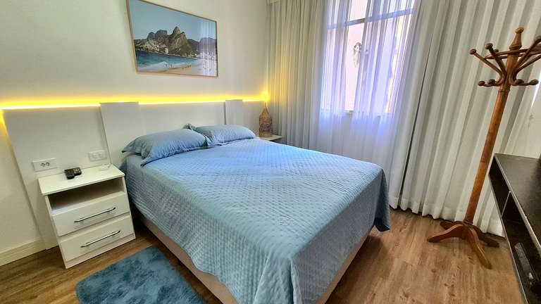 Cozy apartment only two blocks from the beach