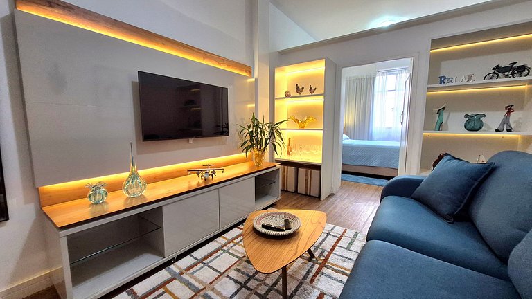 Cozy apartment only two blocks from the beach