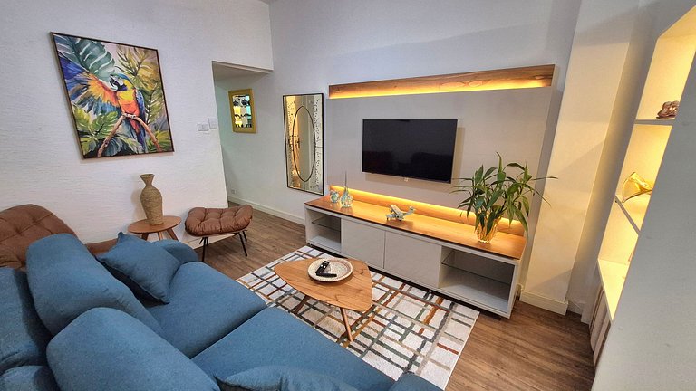 Cozy apartment only two blocks from the beach