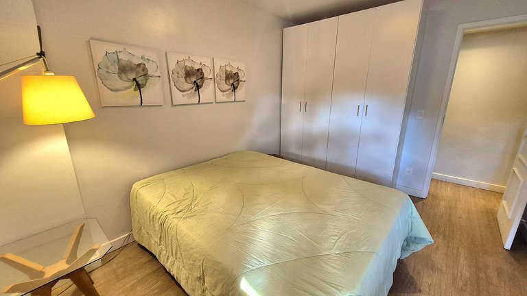 Ipanema close to the beaches with sea view