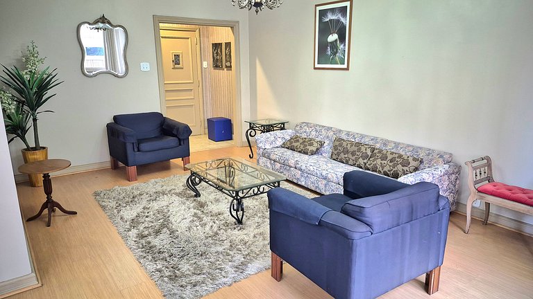 2 bedroom apartment with garage