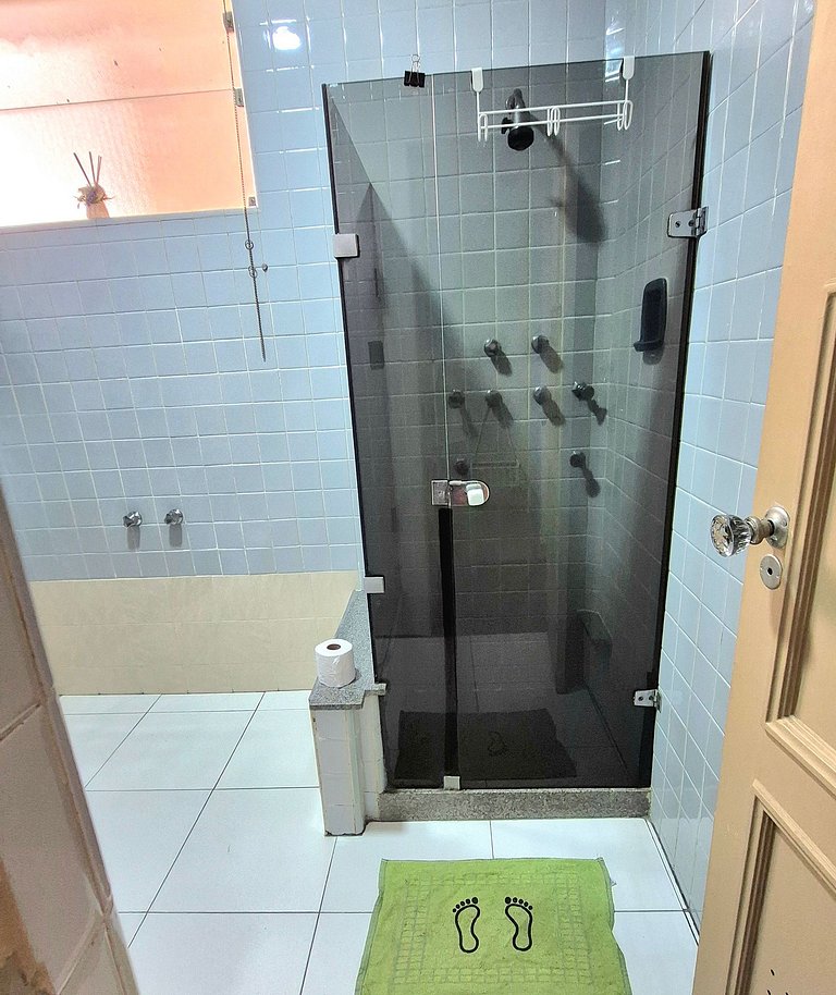 Apartamento de 2 habitaciones con garaje