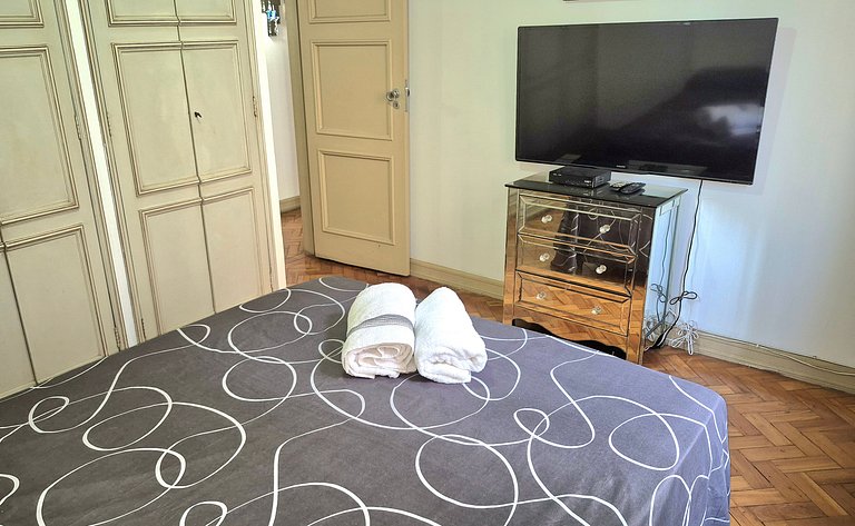 Apartamento de 2 quartos com garagem