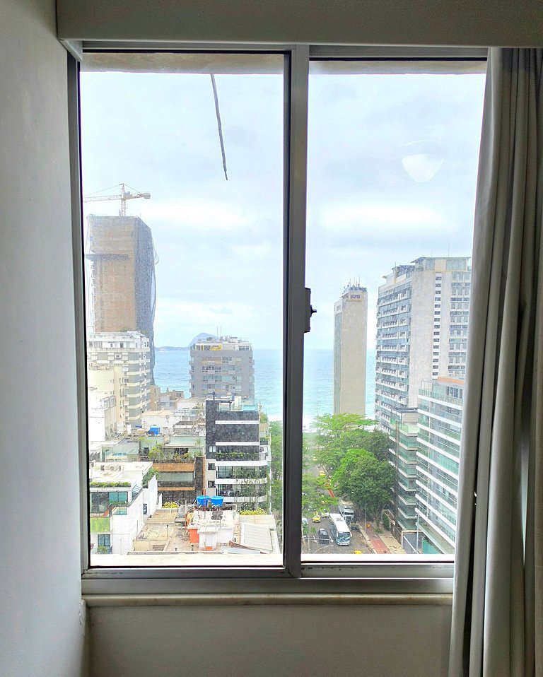 Leblon com vista mar e garagem