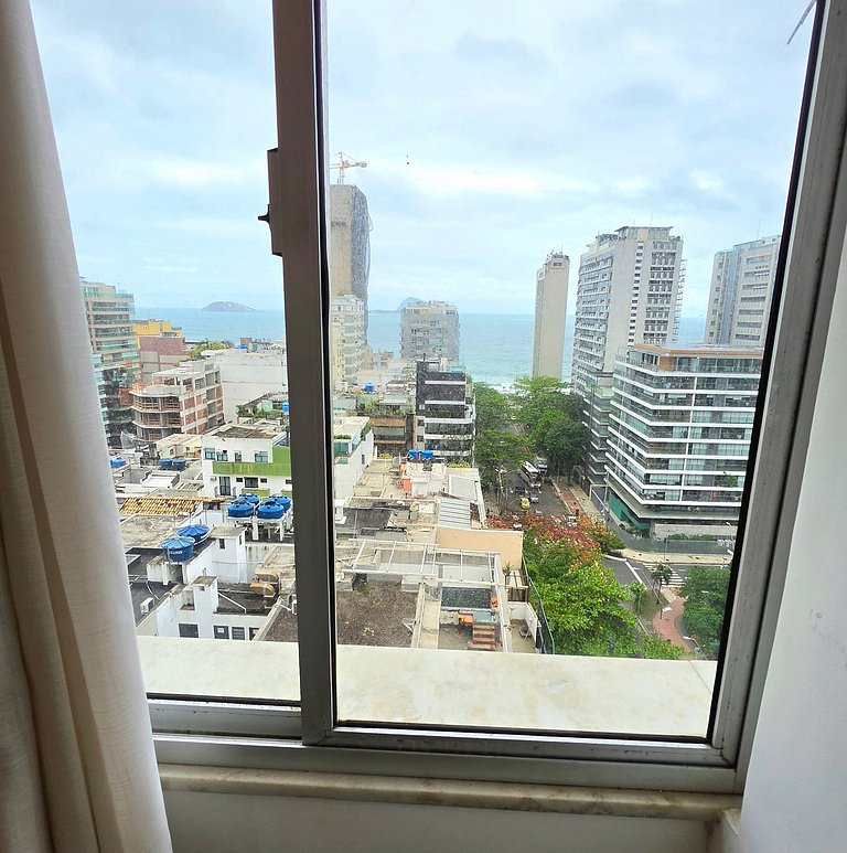 Leblon com vista mar e garagem