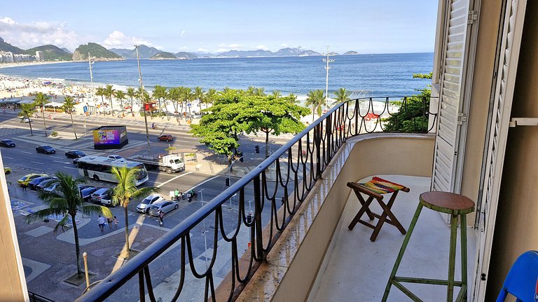 Precioso apartamento frente al mar con balcón.
